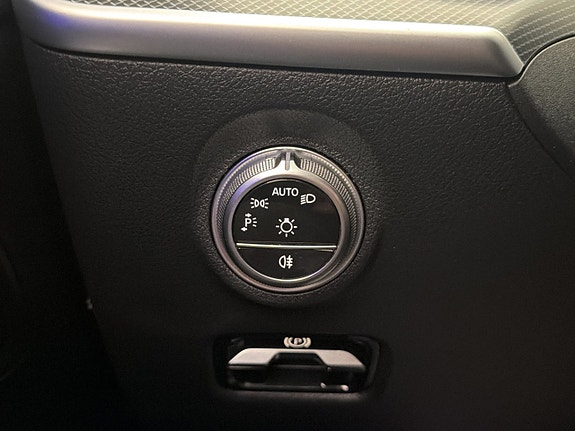 Mercedes-Benz C300 28 of 30