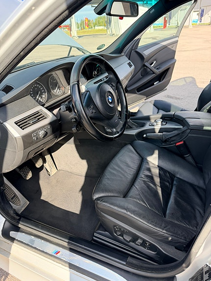 BMW 520d 5 of 7