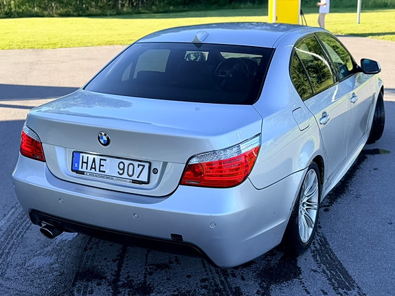 BMW 520d 2 of 7