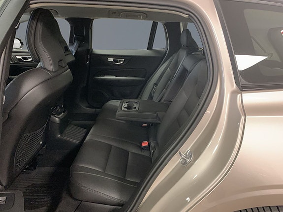 Volvo V60 8 of 14