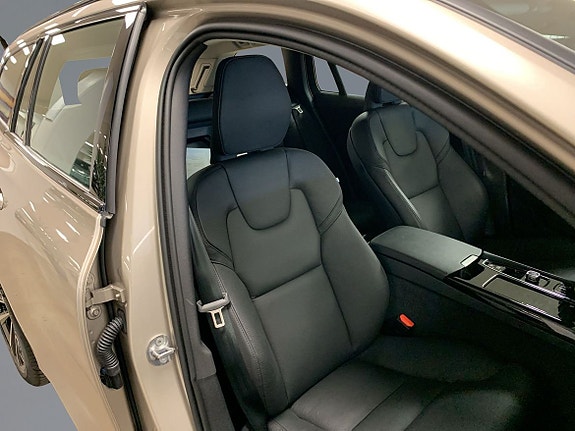Volvo V60 7 of 14