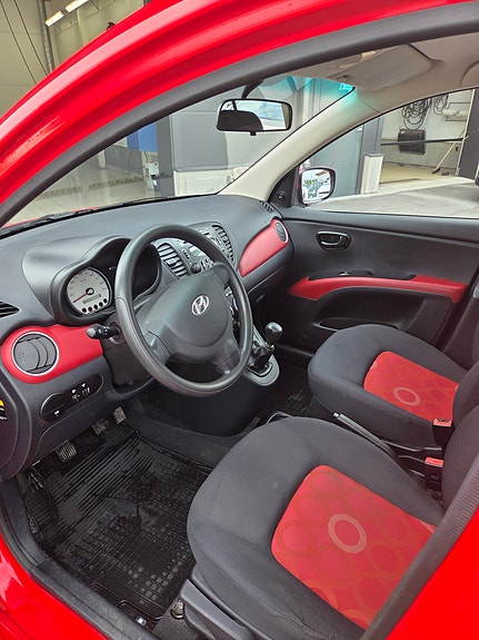 Hyundai i10 4 of 4