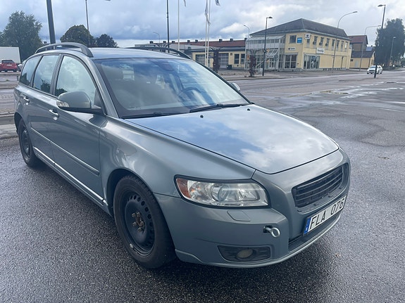 Volvo V50 2 of 3