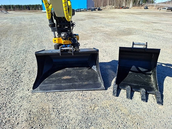 Takeuchi TB370 4 of 4