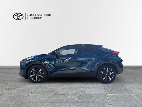 Toyota C-HR 4 of 16