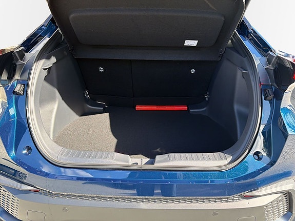 Toyota C-HR 11 of 16