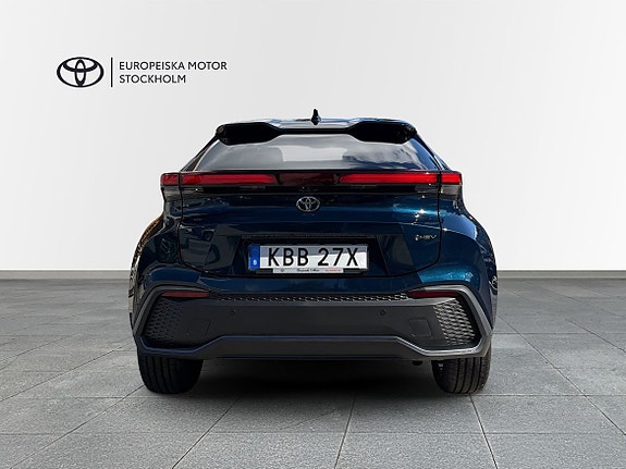 Toyota C-HR 5 of 16