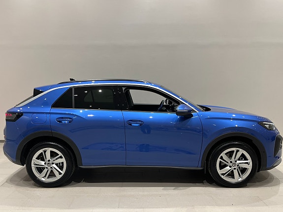 Volkswagen T-Roc 4 of 30