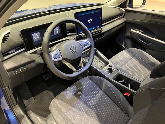 Volkswagen T-Roc 11 of 30