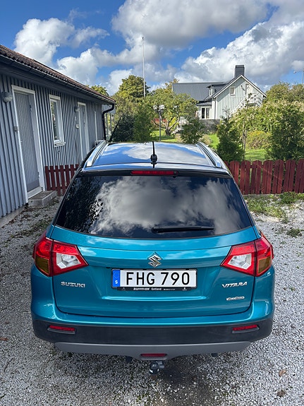 Suzuki Vitara 2 of 9