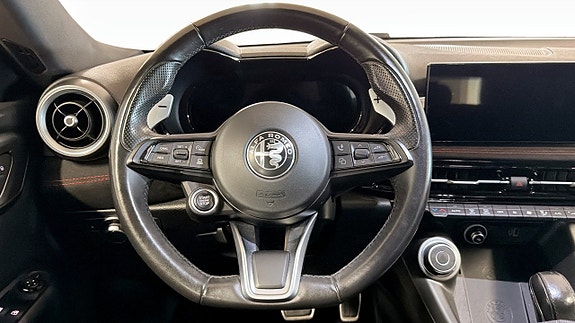 Alfa Romeo Tonale 23 of 25
