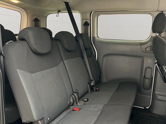 Nissan NV200 24 of 30