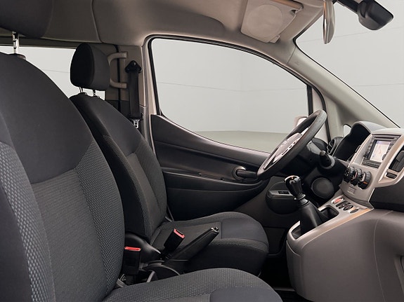 Nissan NV200 25 of 30