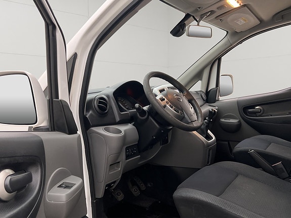 Nissan NV200 13 of 30