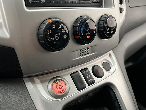 Nissan NV200 22 of 30