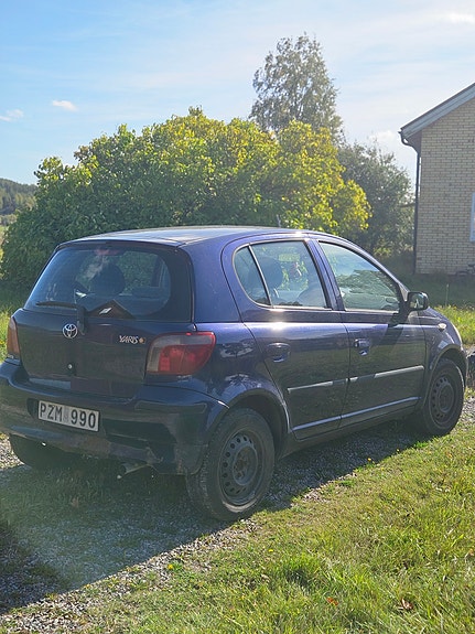 Toyota Yaris 4 of 4