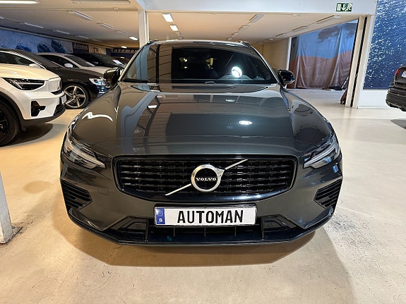 Volvo V60 2 of 17