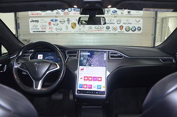 Tesla Model S 9 of 19
