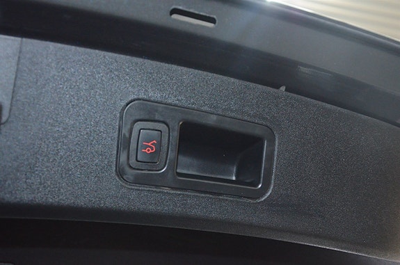 Tesla Model S 17 of 19