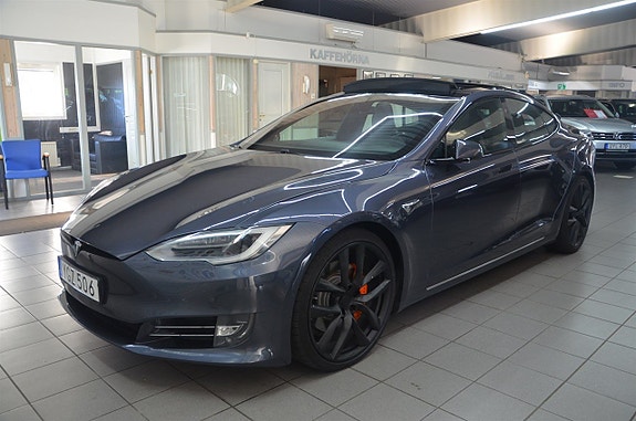 Tesla Model S 19 of 19