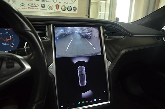 Tesla Model S 11 of 19
