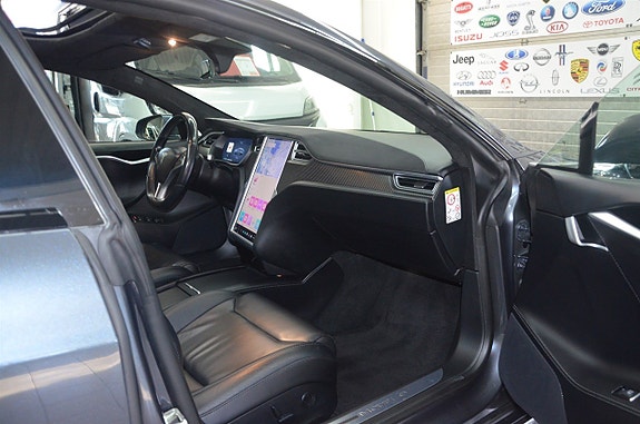 Tesla Model S 6 of 19