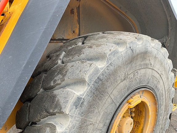 Volvo L 180 H 8 of 8
