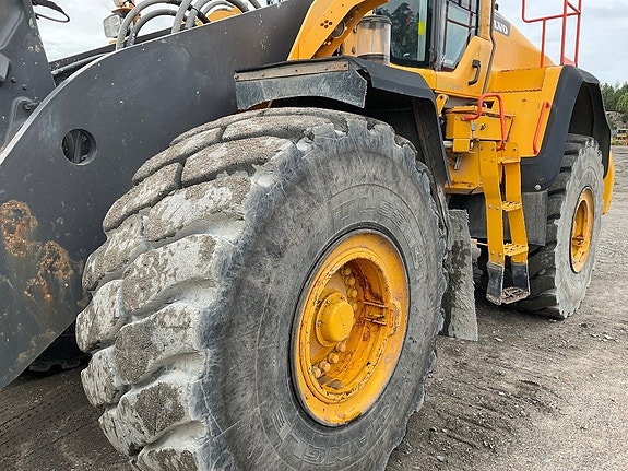 Volvo L 180 H 7 of 8