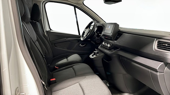 Renault Trafic 3 of 9