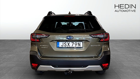 Subaru Outback 7 of 12