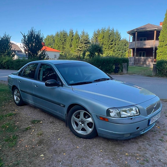 Volvo S80 2 of 12