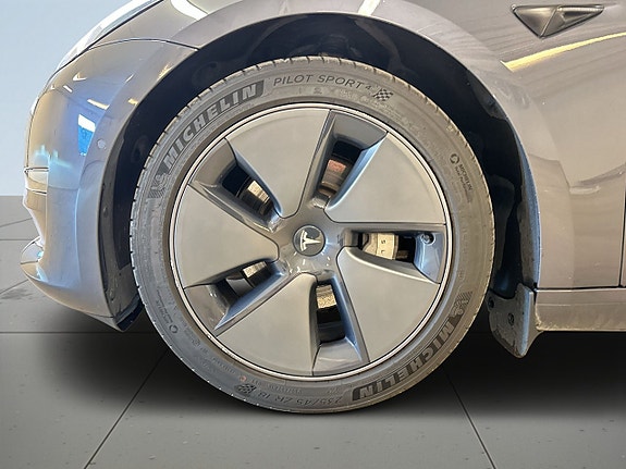 Tesla Model 3 14 of 22