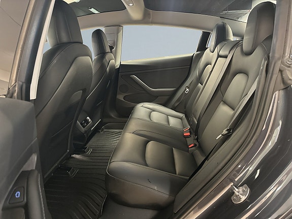 Tesla Model 3 13 of 22