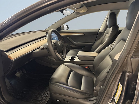 Tesla Model 3 7 of 22