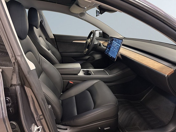 Tesla Model 3 10 of 22