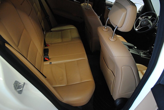 Mercedes-Benz C180 6 of 8