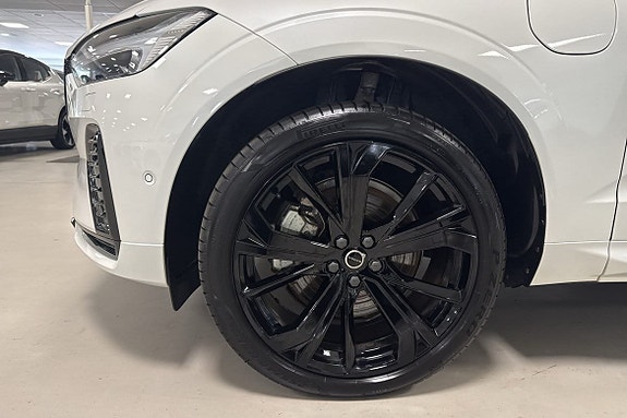 Volvo XC60 8 of 12
