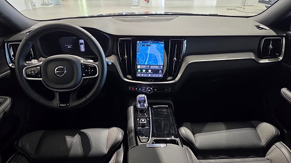 Volvo V60 8 of 30