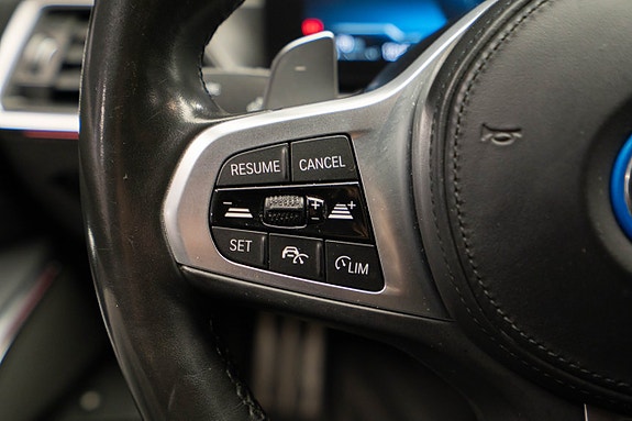 BMW 330e 14 of 25