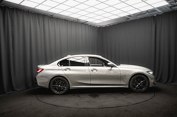 BMW 330e 6 of 25