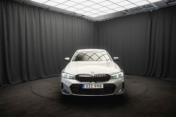 BMW 330e 4 of 25