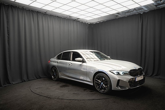 BMW 330e 5 of 25