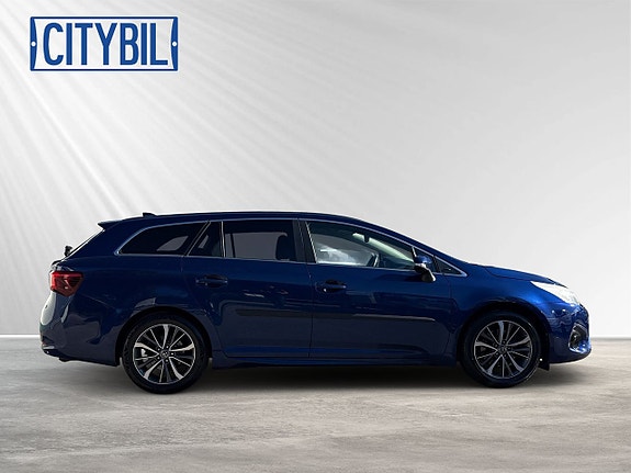 Toyota Avensis 12 of 24