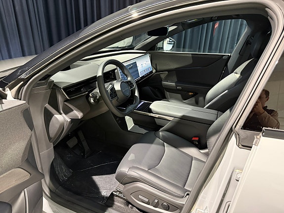Mazda CX-6e 11 of 15
