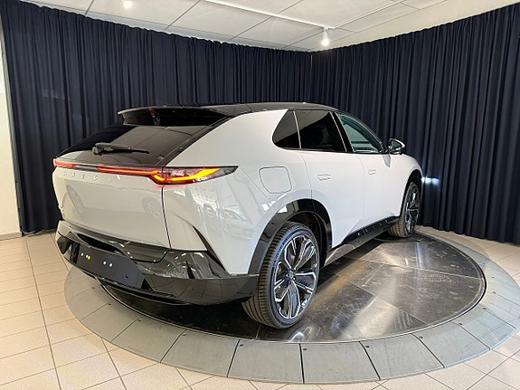 Mazda CX-6e 6 of 15