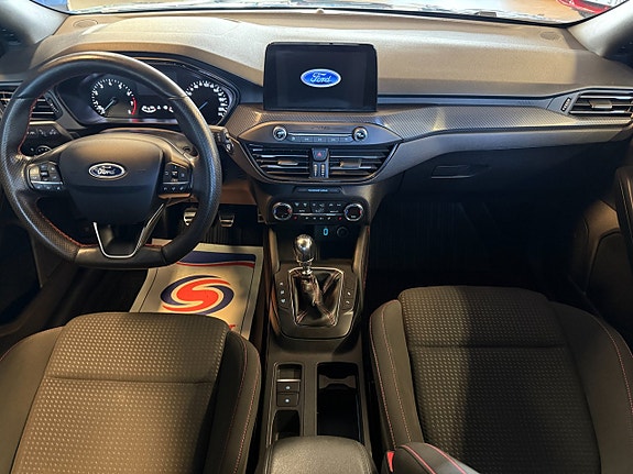Ford Focus 10 of 17