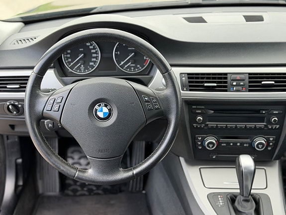 BMW 320d 8 of 15