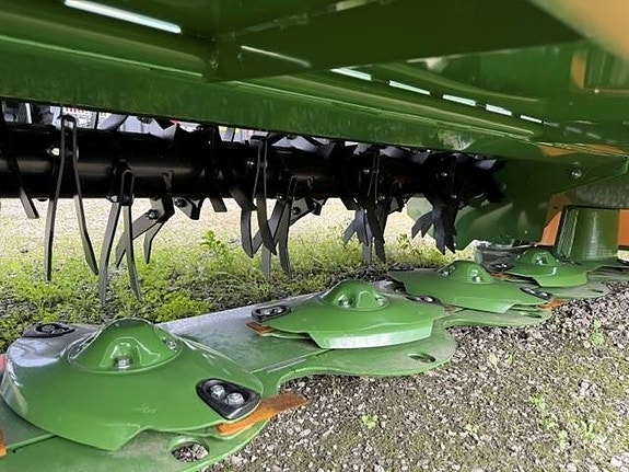 Krone Easy Cut R 320CV 4 of 4