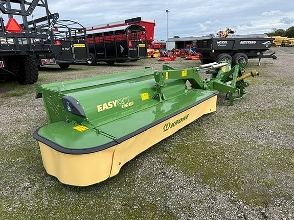Krone Easy Cut R 320CV 2 of 4