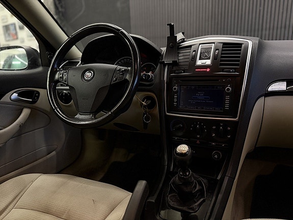 Cadillac BLS 19 of 23